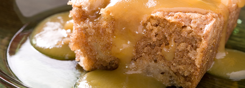 German raw apple cake